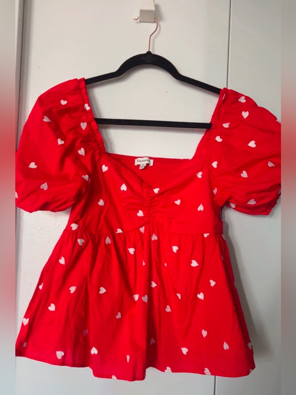 Red Heart Print Puff-Sleeve Peplum Top